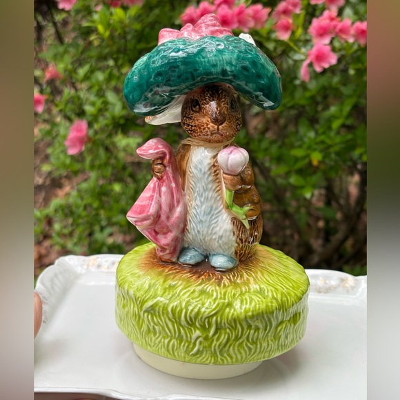 Vintage Peter Rabbit Musical - Picture 7 of 7